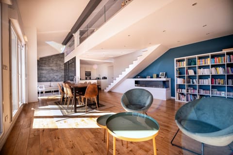 Library, Living room