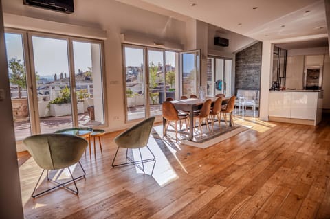 Living room, Dining area