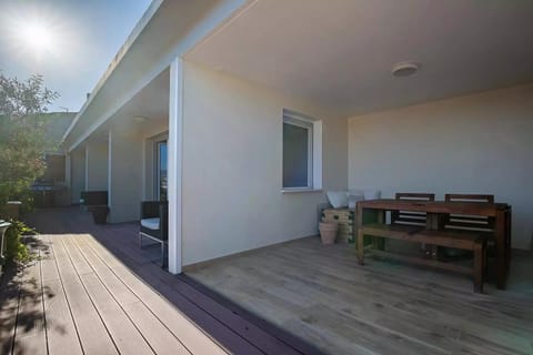 View (from property/room), Balcony/Terrace, Dining area
