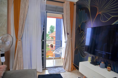 TV and multimedia, Seating area, air conditioner