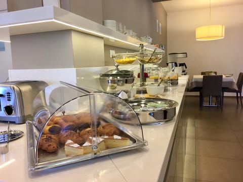 Food and drinks, Buffet breakfast