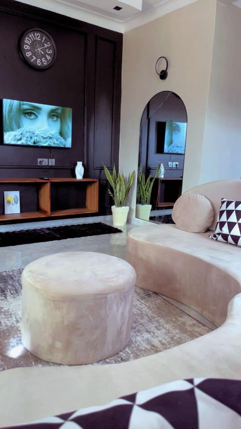 TV and multimedia, Photo of the whole room
