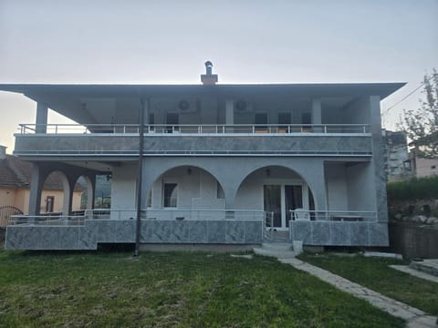 vila Bed and Breakfast in Montenegro