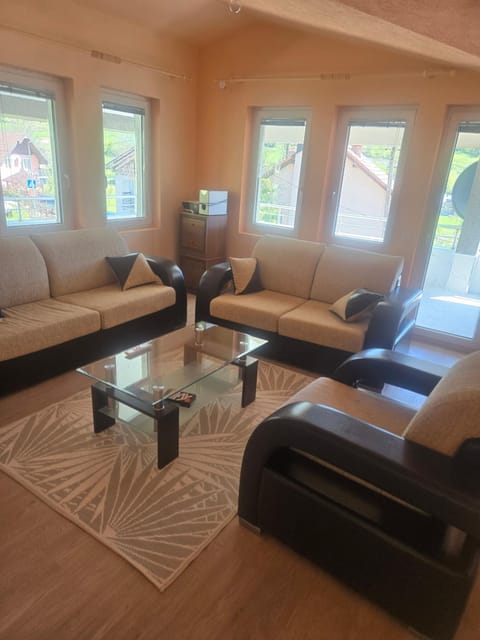 vila Bed and Breakfast in Montenegro