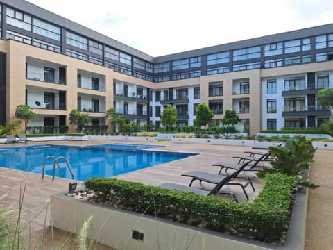 Property building, Day, Garden, Garden view, Pool view, Swimming pool, sunbed