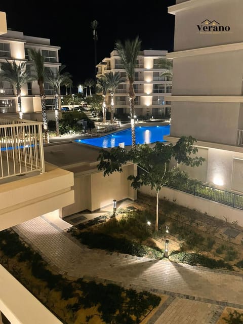 Pool view, Swimming pool
