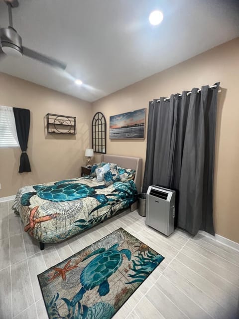 Coastal Escape Walkable, Cozy Pet-Friendly Bed and Breakfast in Jacksonville Beach