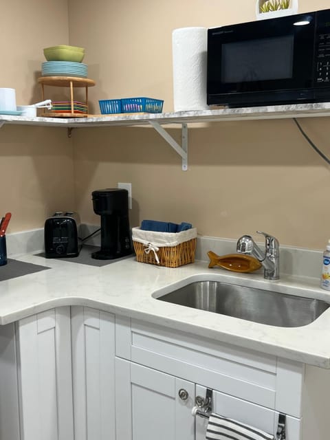 Coastal Escape Walkable, Cozy Pet-Friendly Bed and Breakfast in Jacksonville Beach