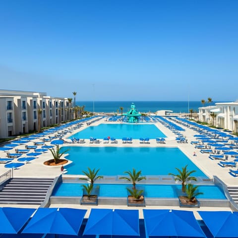 Sea view, Swimming pool, sunbed
