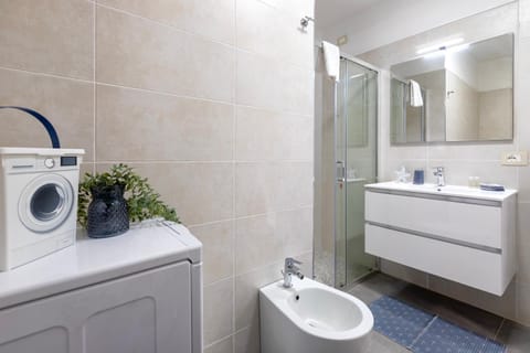 Shower, Bathroom, washing machine