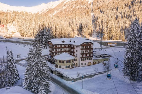 Property building, Winter