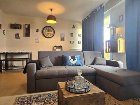 Le Sherlock Apartment in Le Mans