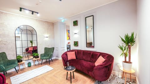 Communal lounge/ TV room, Living room, Seating area