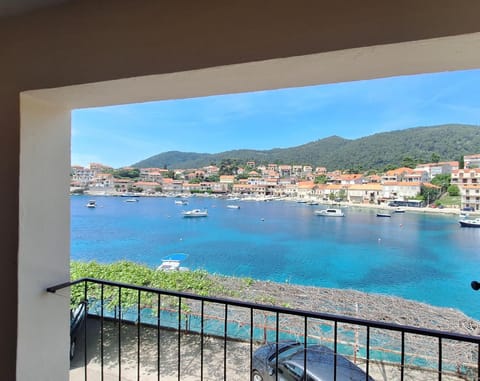 Property building, Day, View (from property/room), Balcony/Terrace, City view, Sea view