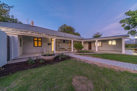 LEO Sky Guest House Bed and Breakfast in Cape Town