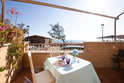 Natural landscape, View (from property/room), Balcony/Terrace, Balcony/Terrace, Beach, Sea view