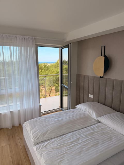 Bed, Natural landscape, View (from property/room), Balcony/Terrace, Photo of the whole room, Bedroom