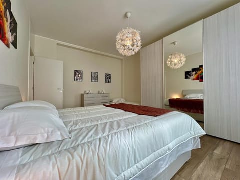 25 minutes MILANO DUOMO Elegant Apartment Center Sesto Apartment in Sesto San Giovanni