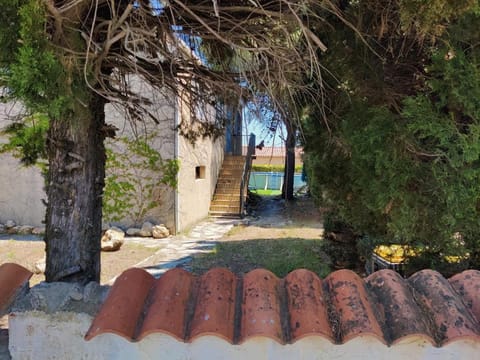 Property building, Garden view