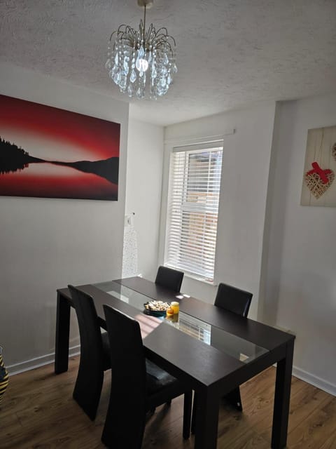 Seating area, Dining area