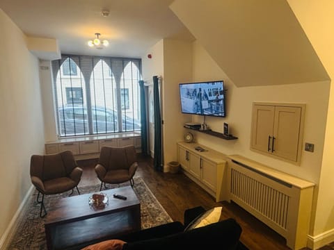 Twenty 7 - Modern & Spacious Townhouse House in County Clare