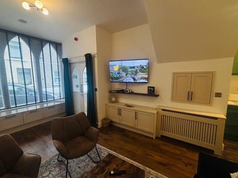 Twenty 7 - Modern & Spacious Townhouse House in County Clare