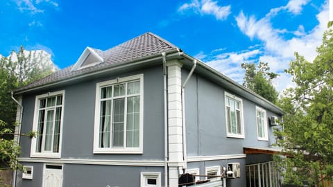 Property building, Day