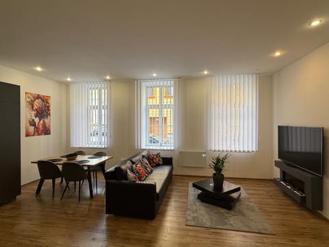 TV and multimedia, Living room, Dining area
