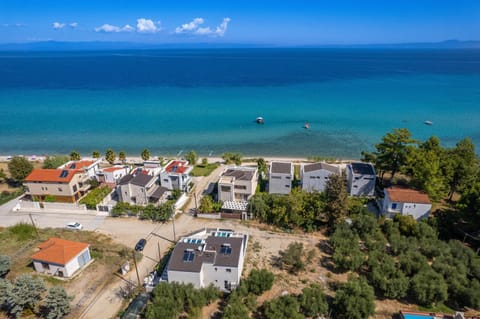 LUKA VILLAS Plage Villa in Halkidiki