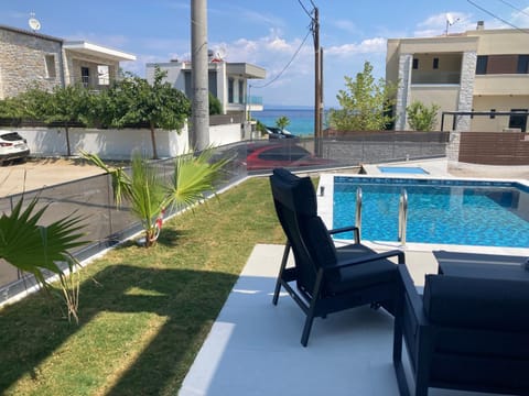 LUKA VILLAS Plage Villa in Halkidiki