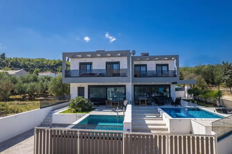 LUKA VILLAS Plage Villa in Halkidiki