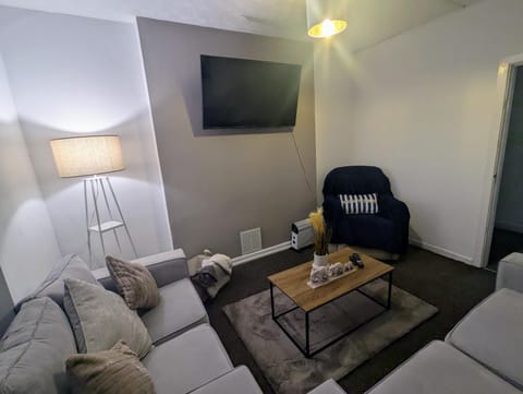 TV and multimedia, Living room, Seating area