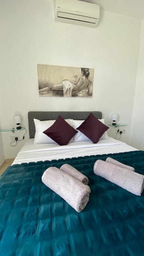 Bed, Bedroom, air conditioner