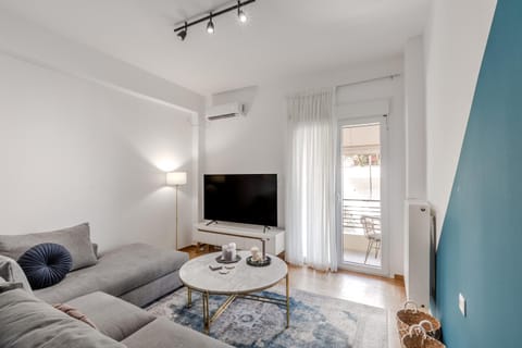 TV and multimedia, Living room, Photo of the whole room, Seating area, Evening entertainment
