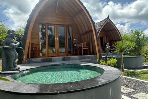 Property building, Hot Tub