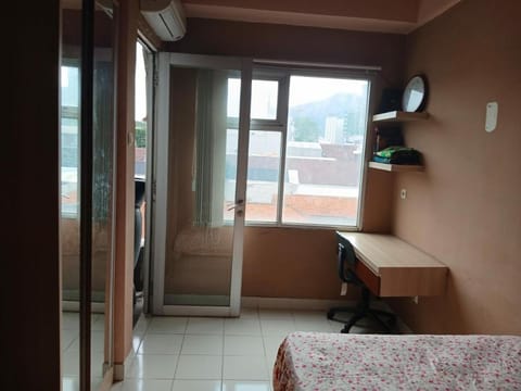 Bed, Living room, Photo of the whole room