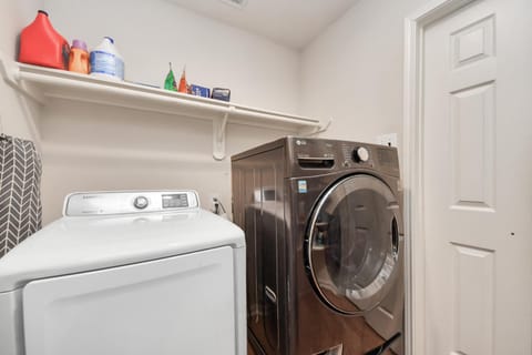 washing machine, dryer, Internal: Not applicable to any particular room
