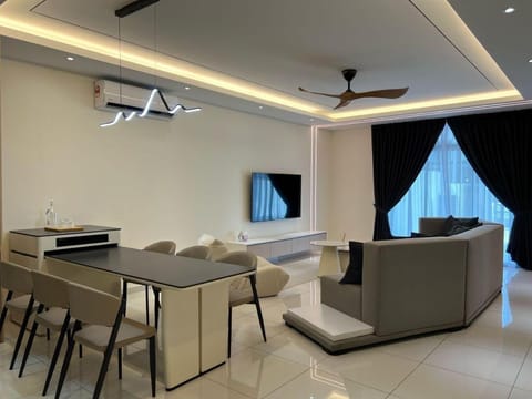TV and multimedia, Living room, Dining area, air conditioner