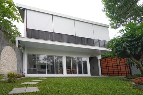 Property building, Balcony/Terrace, Garden view