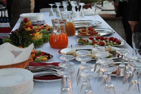 Property building, Food and drinks