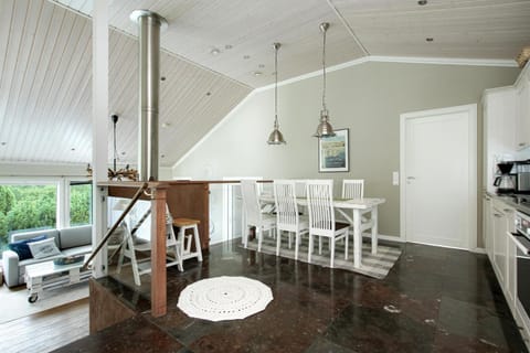 Seating area, Dining area