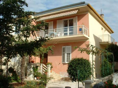 Property building, Day, Garden, View (from property/room), Balcony/Terrace, Garden view