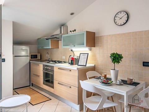 Kitchen or kitchenette, Dining area, dishwasher, oven, stove