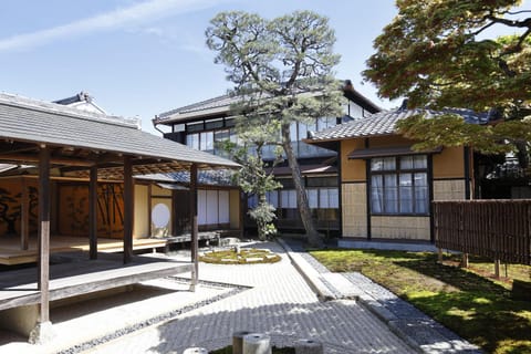 Property building, Spring, Day, Garden, Garden view