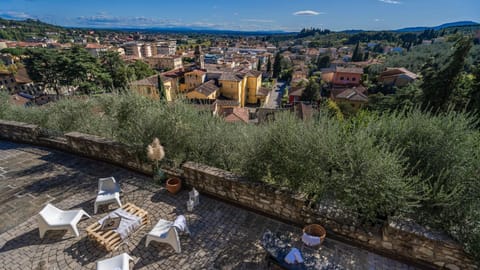 Nearby landmark, Day, Natural landscape, Landmark view