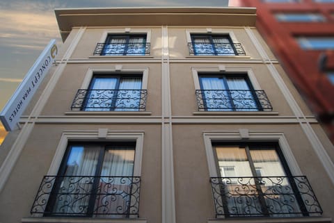 Property building, Day