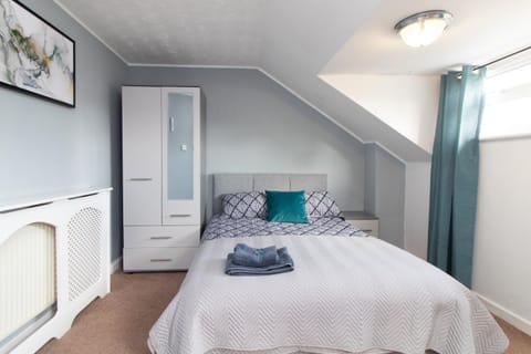 Thornbury Guest House Room 8 Bed and Breakfast in Southampton
