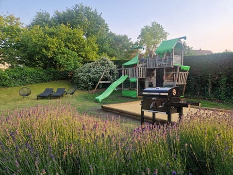 BBQ facilities, Children play ground, Garden, Balcony/Terrace, Evening entertainment, Entertainment