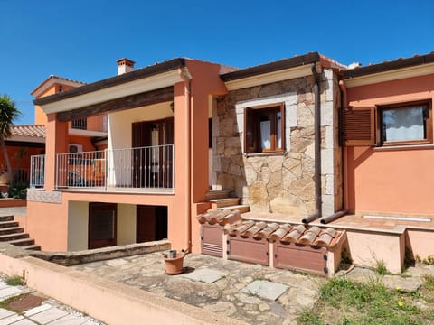 Villetta Via Sardegna - Budoni Sweet Home House in Budoni