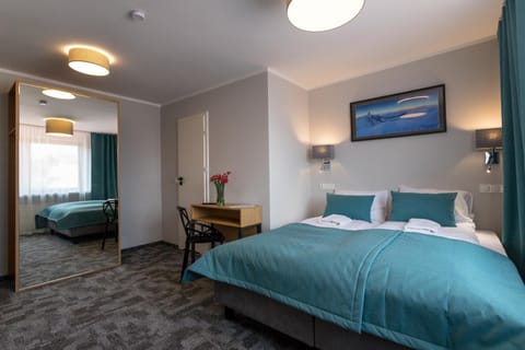 Bed, Living room, Photo of the whole room, Bedroom